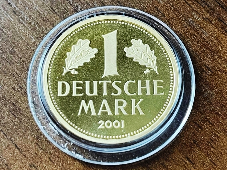 Германия. 1 марка 2001 г. Золото. “Прощальная марка”.   ПРОДАНА