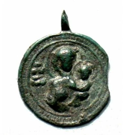 Киевская Русь. Нагрудная иконка “Богоматерь Одигитрия”. XI – XIII вв.  Бронза