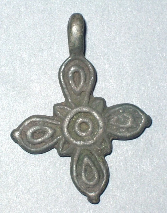 Киевская Русь. Нательный крестик. X – XIII вв. Бронза.