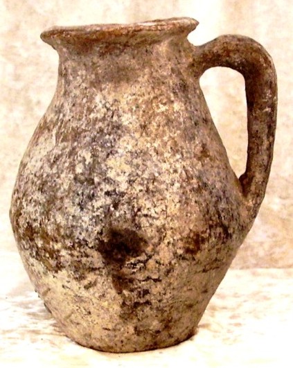 Северное Причерноморье. Кувшин с ручкой. Венчик отогнут наружу. Грубая зернистая глина. II – IV вв. н.э.