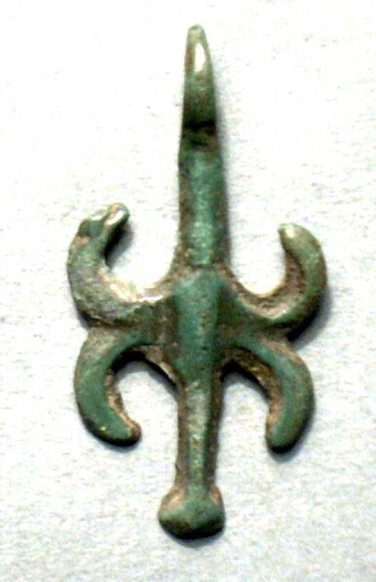 Киевская Русь. Подвеска змеевидная. Бронза. Литье.