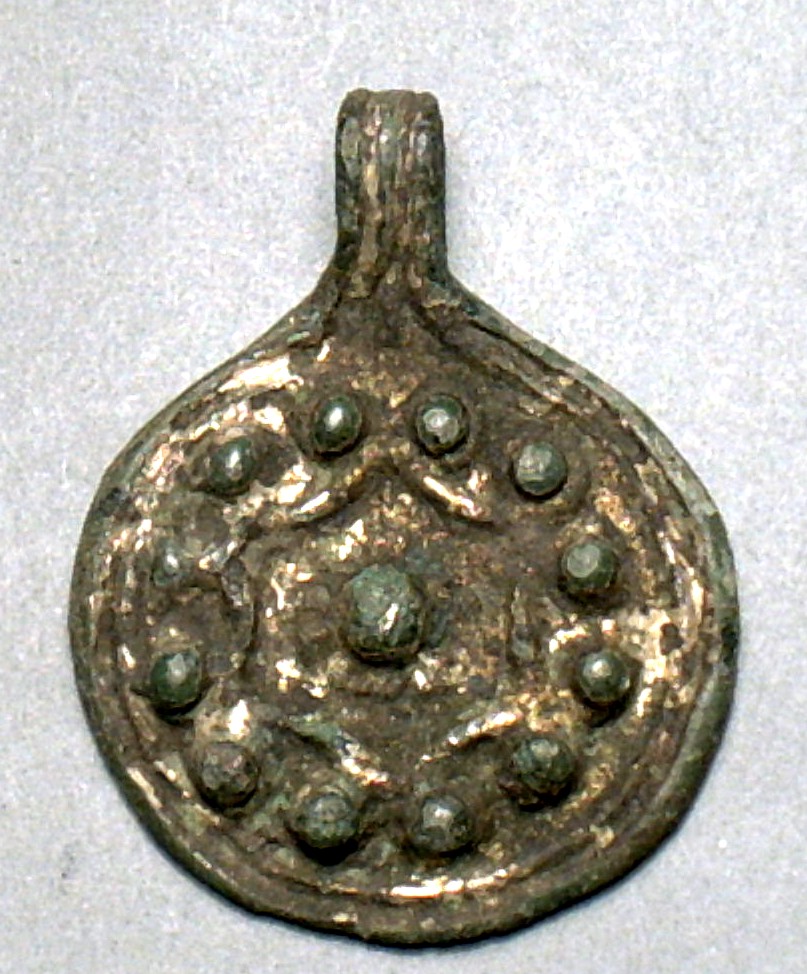 Киевская Русь. Подвеска круглая. Бронза. Литье. X – XIII вв.