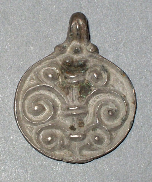 Киевская Русь. Подвеска круглая. Оловянистая бронза. Литье. X – XIII вв.