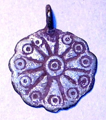 Киевская Русь. Подвеска круглая. Бронза. Литье.  X – XIII вв.