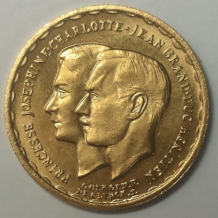 Люксембург. 20 франков 1953 г. Золото